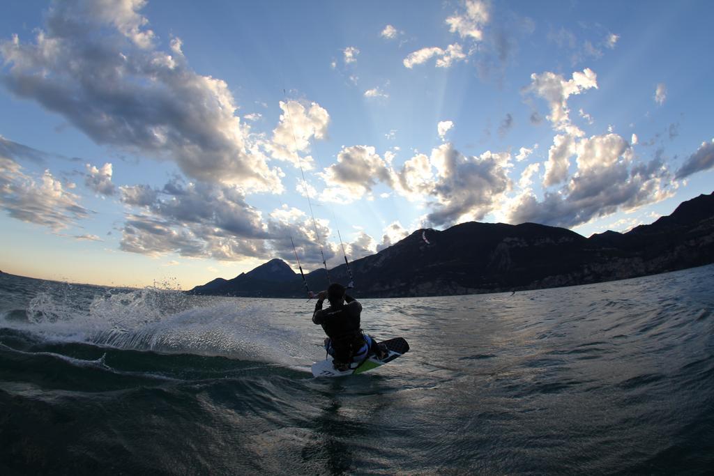 Kite & Lounge Hotel Club Da Baia Brenzone sul Garda Zewnętrze zdjęcie